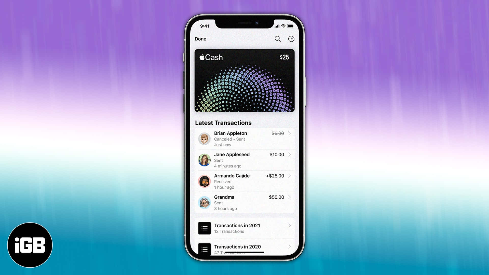 iPhone 螢幕顯示 Apple Cash 應用程式及近期交易，背景為色彩繽紛的漸變。