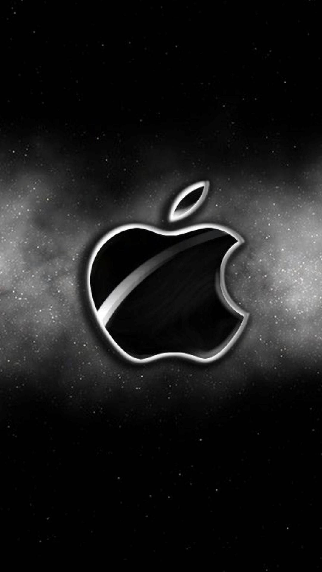 在帶有星雲的繁星宇宙背景中發光的Apple標誌。