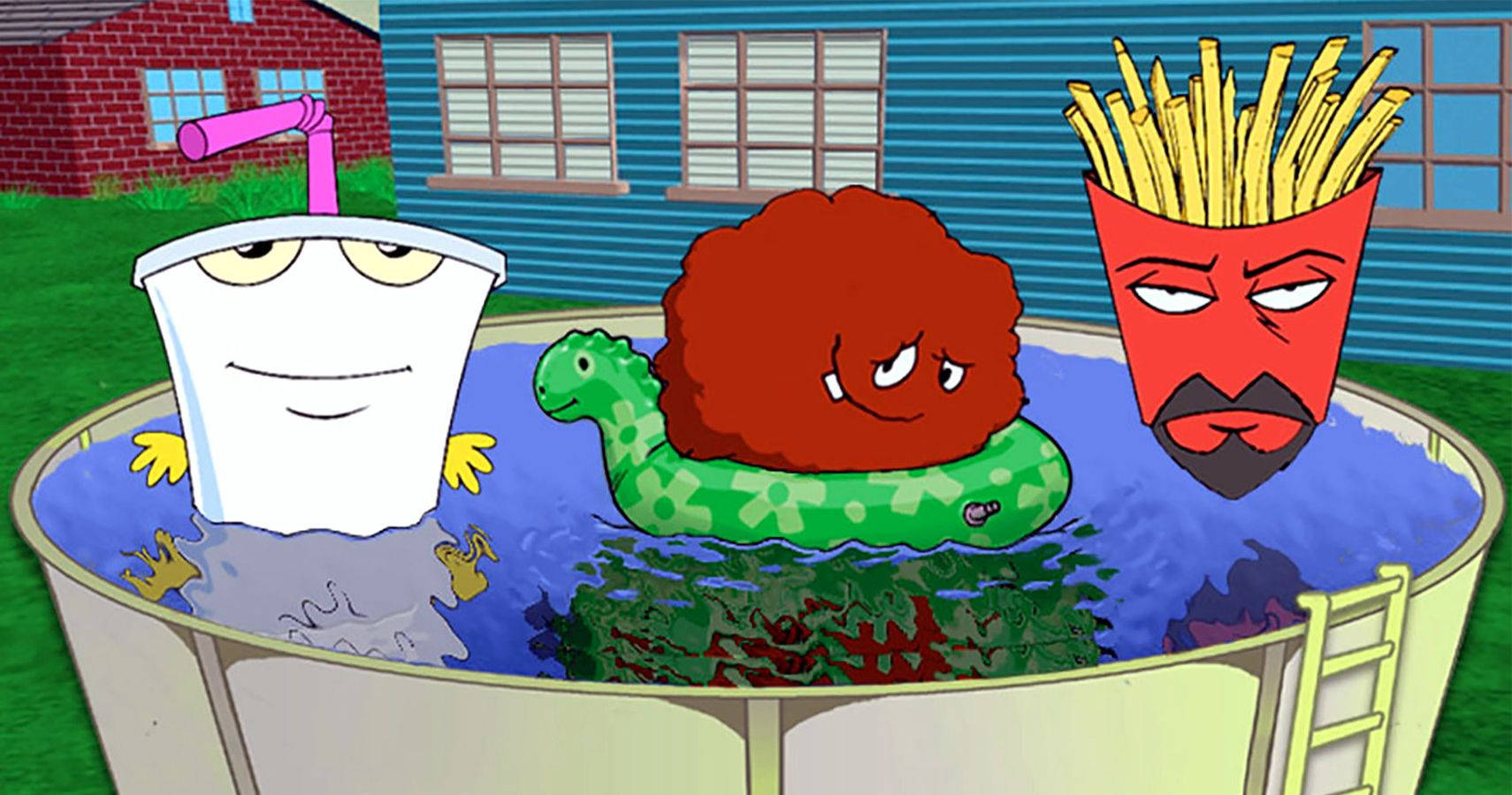 Aqua Teen Hunger Force 池畔派對 壁紙 — 三個卡通食物角色在後院兒童泳池中放鬆，旁邊有一個綠色充氣恐龍。
