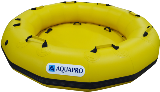 黃色充氣筏 Aquapro 壁紙 — 一個亮黃色的充氣筏，帶有黑色飾邊和Aquapro品牌標誌，孤立地放置在白色背景上。