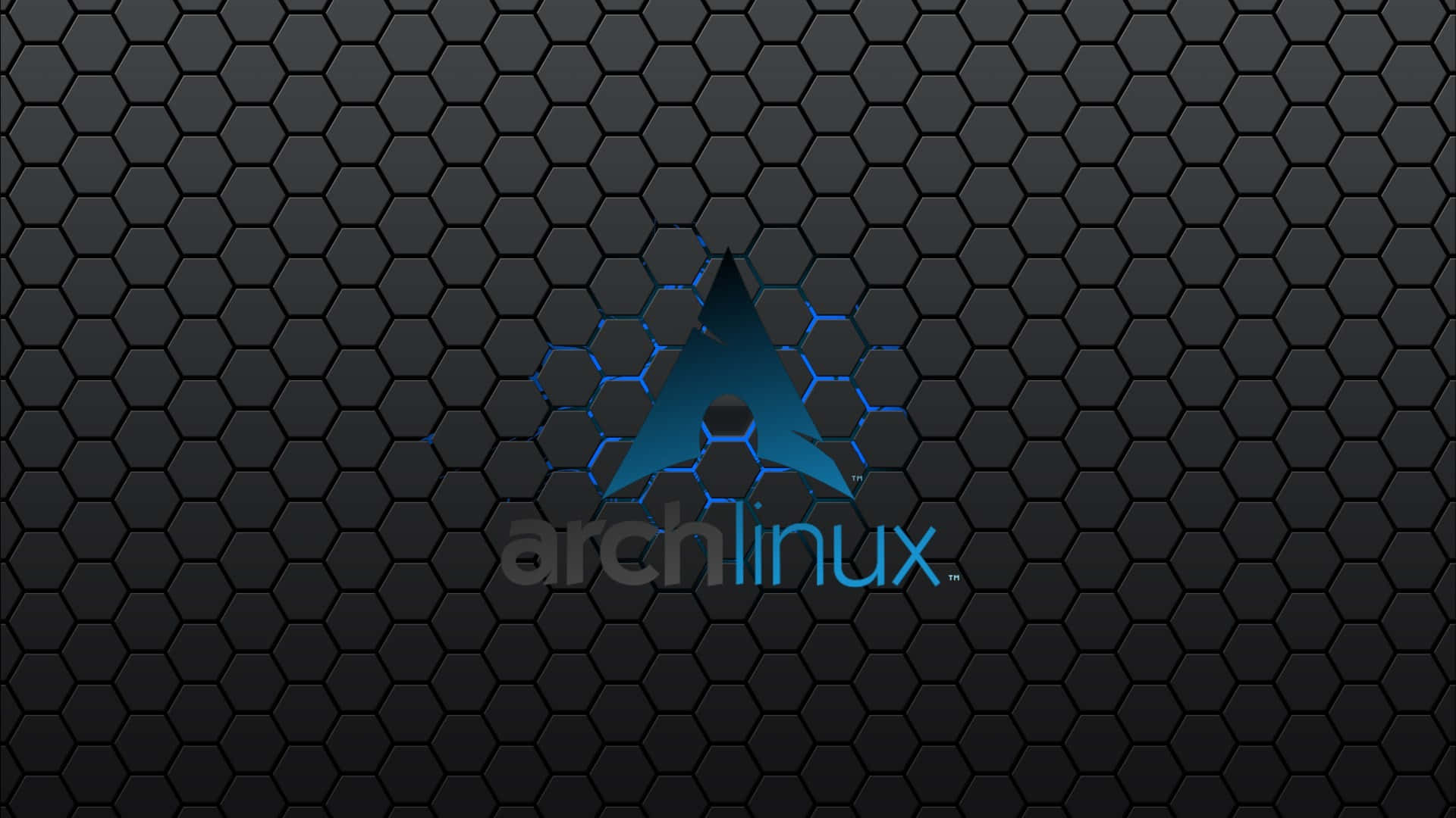 Arch Linux 桌布 壁紙 — Arch Linux 標誌在深色六邊形網格圖案上發出藍色光芒。