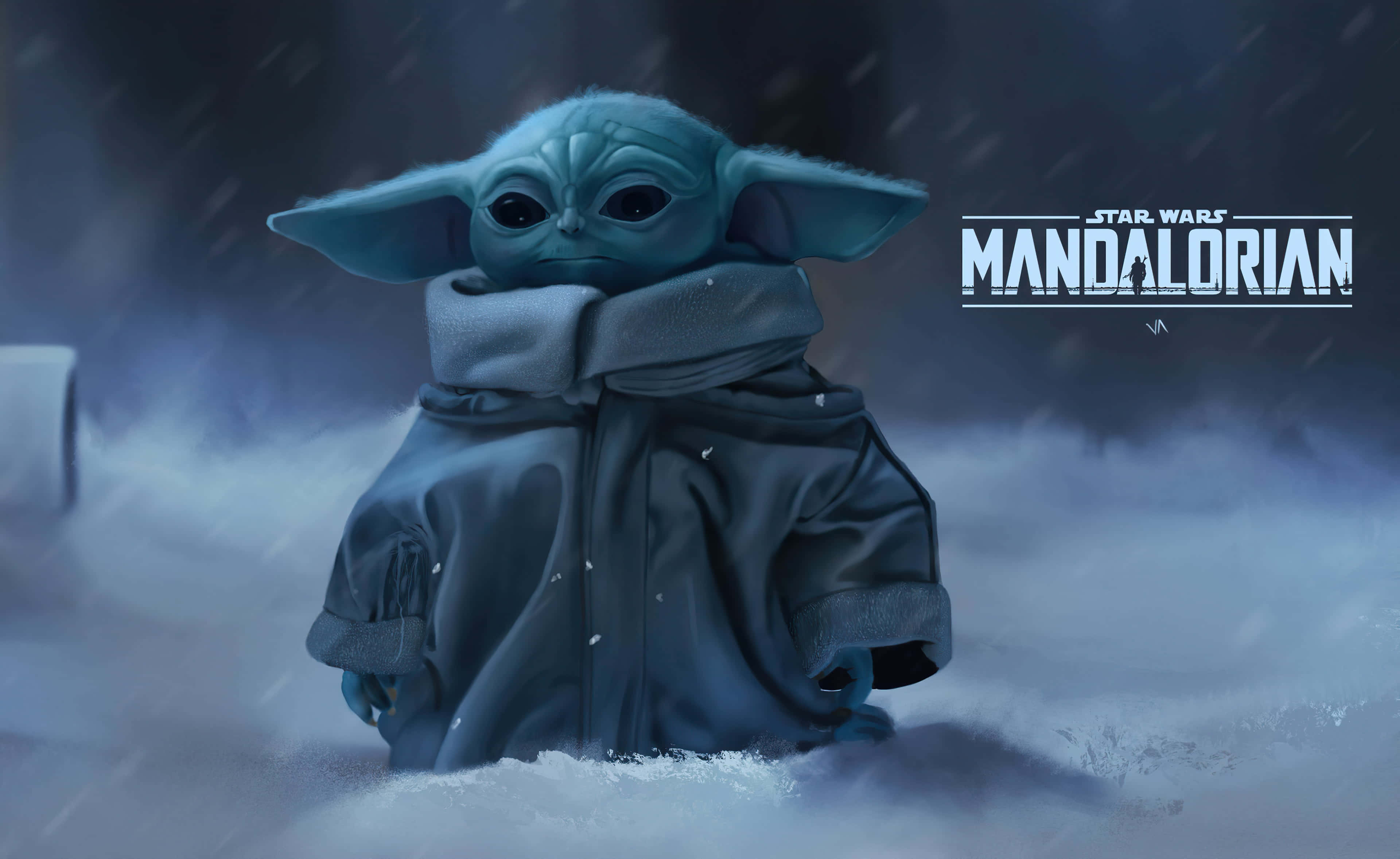曼達洛人 桌布 壁紙 — Baby Yoda 包裹在灰色外套中，站在雪花飄落的暴風雪中，背景迷濛。