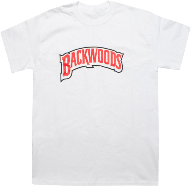Backwoods 白色T恤 壁紙 — 一件白色T恤，在純黑色背景上以彎曲橫幅設計印有粗體紅色「BACKWOODS」文字。