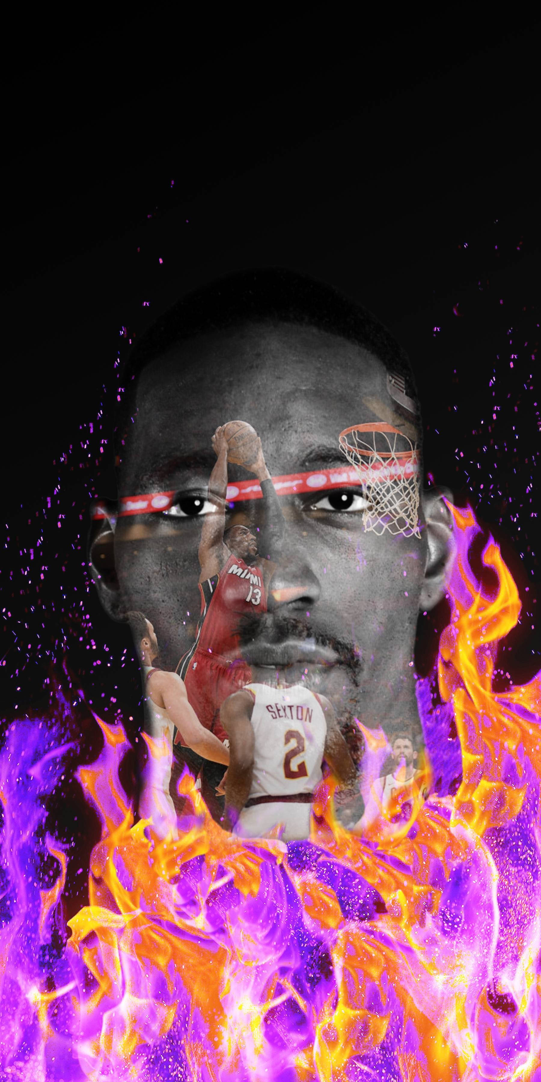 Bam Adebayo 數位藝術 壁紙 — 一位籃球運動員的臉部與熾熱的火焰和比賽動作在黑暗背景中融合。