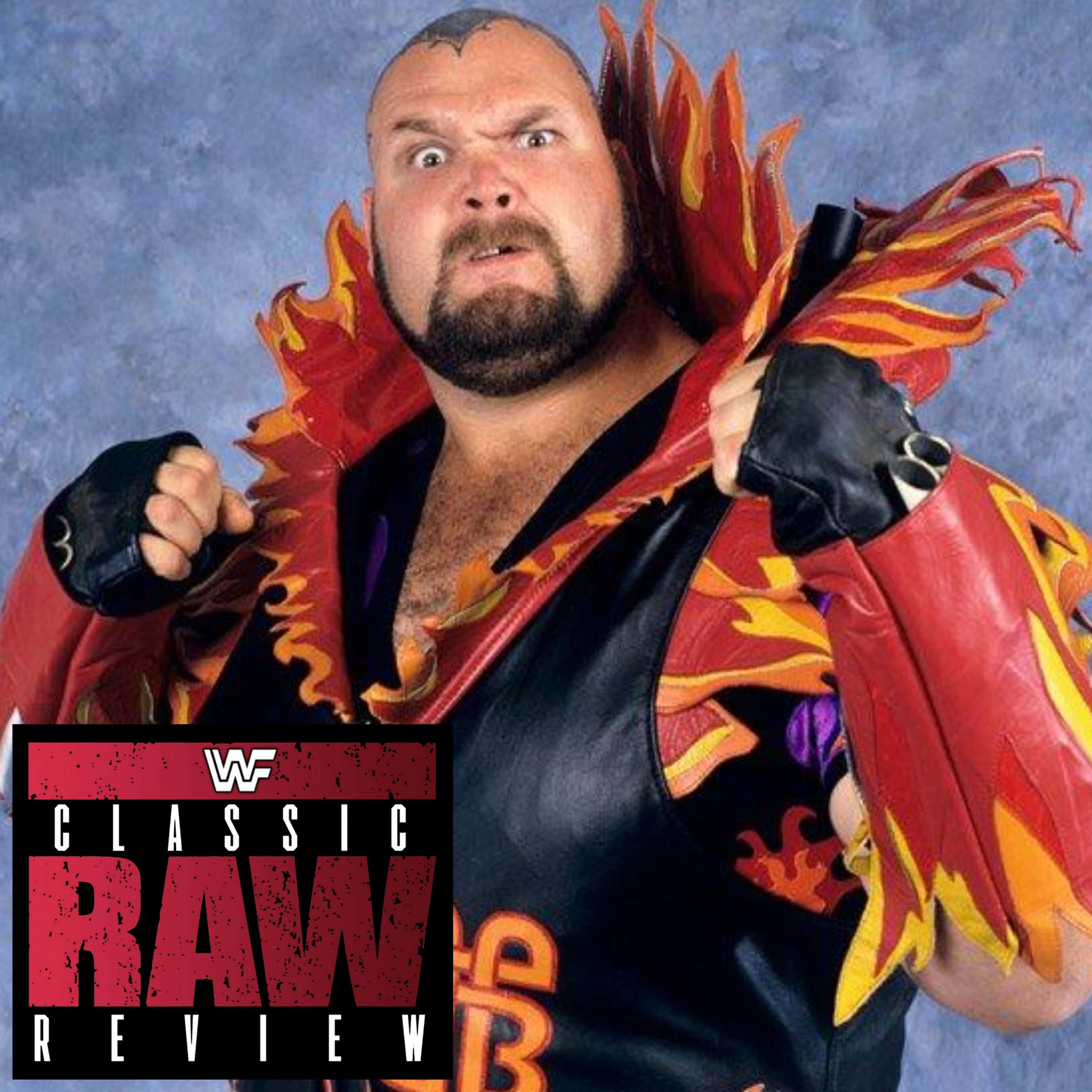Bam Bam Bigelow WWE 經典 Raw「東方猛獸」造型 壁紙 — 一位肌肉發達的摔角手帶着兇猛表情，穿着火紅橙色的火焰圖案外套，背景是帶紋理的藍色。