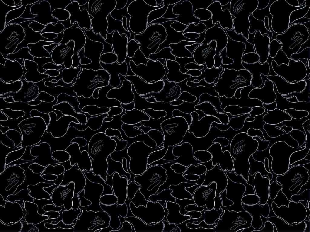 BAPE 迷彩的多樣性 壁紙 — 黑色背景，重複填充白色輪廓的BAPE迷彩圖案，帶有風格化的猿頭。