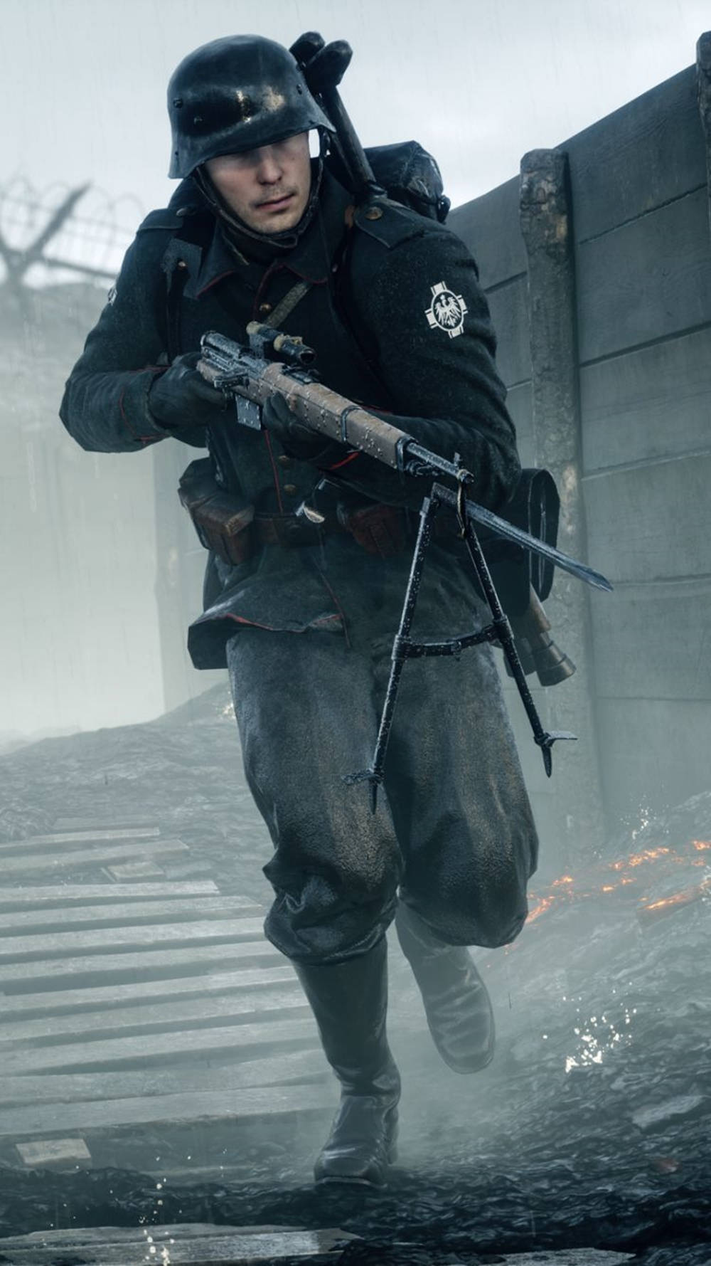 刺刀士兵 Battlefield 1 4K 手機壁紙 壁紙 — 一名二戰裝備的德國士兵，手持步槍和刺刀，在煙霧瀰漫的戰場上前進。