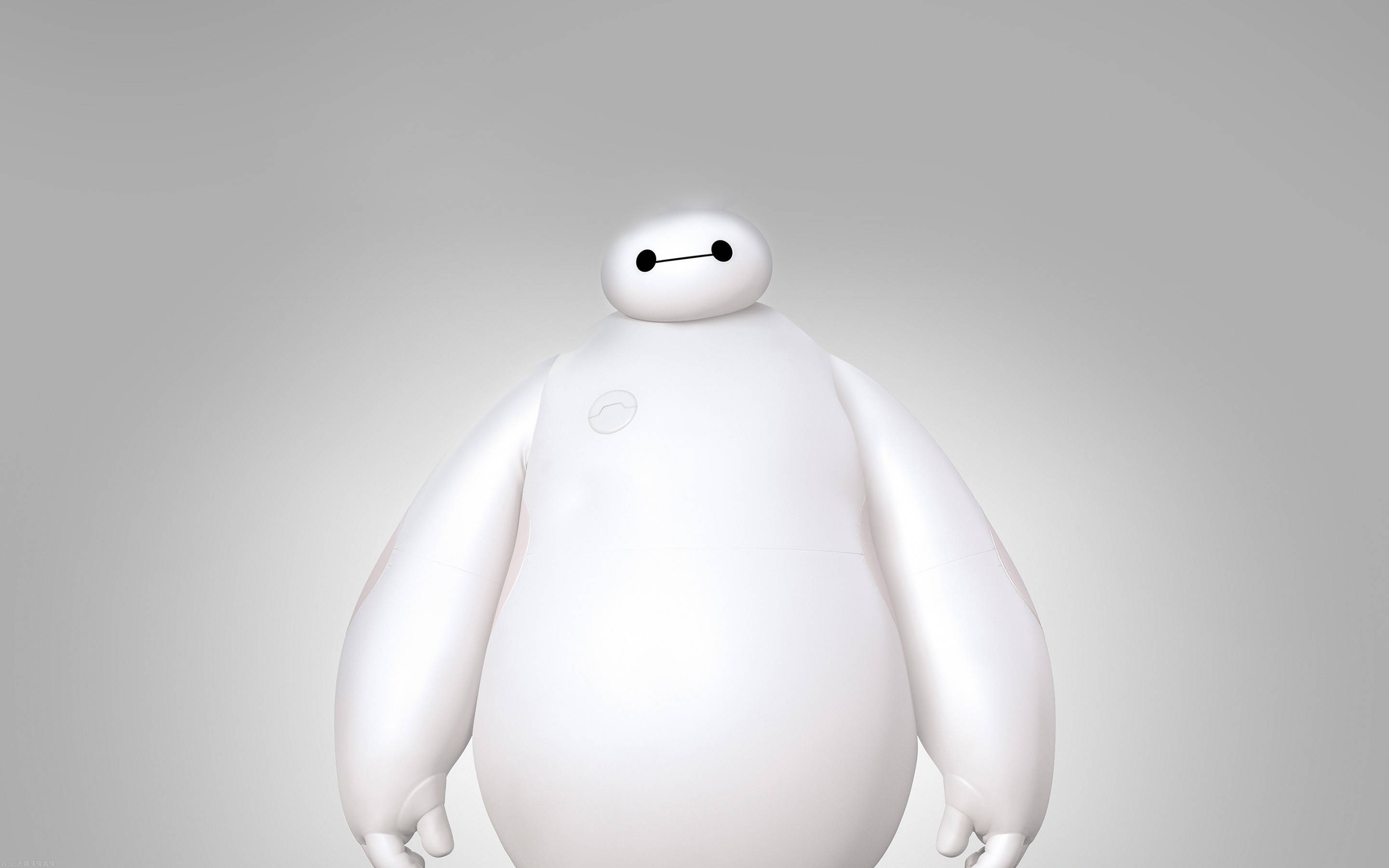Baymax機器人 壁紙 — 一個大型白色充氣機械人，帶有簡單的黑色眼睛，平靜地站在柔和的灰色漸變背景前。