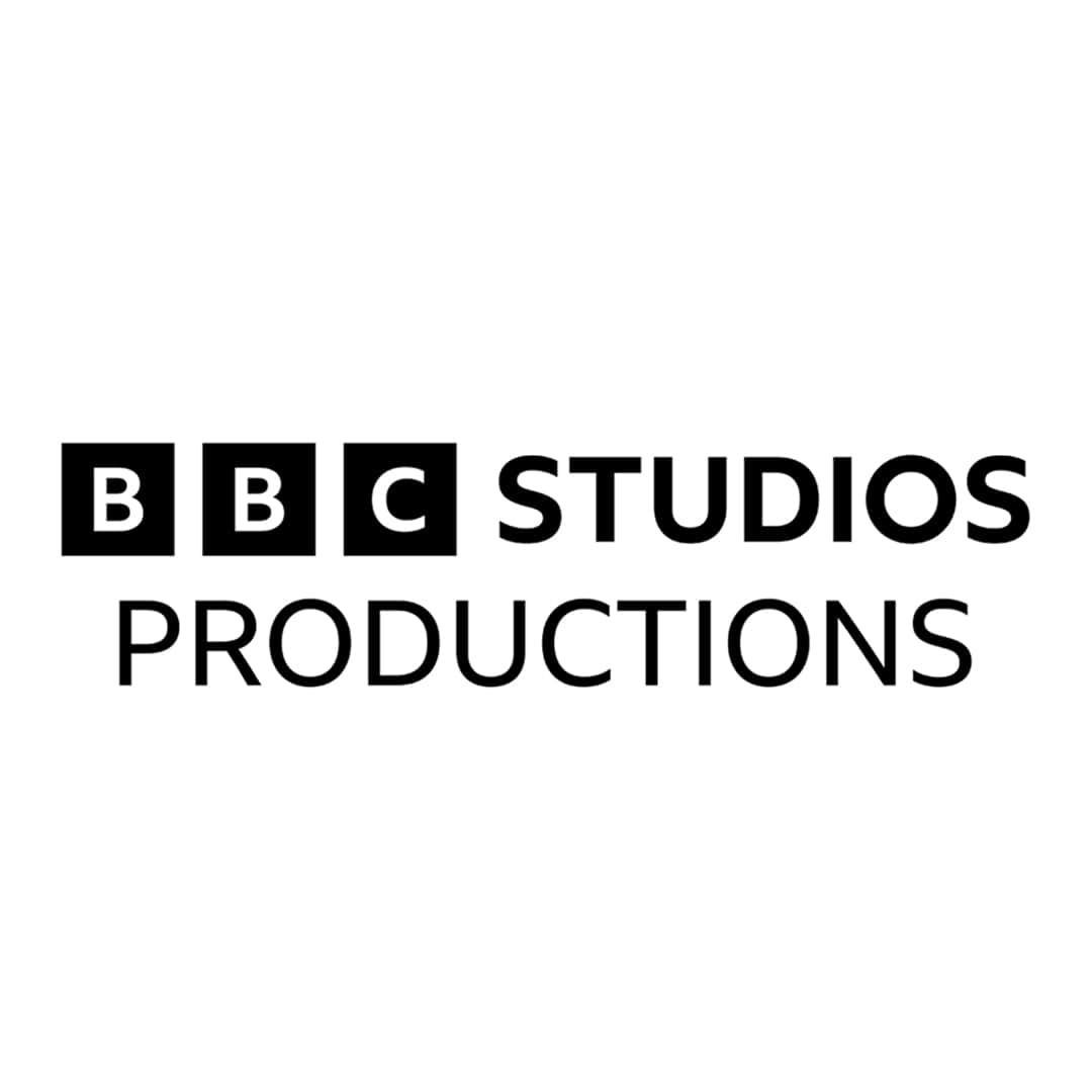 白色背景上黑色文字的BBC Studios Productions標誌