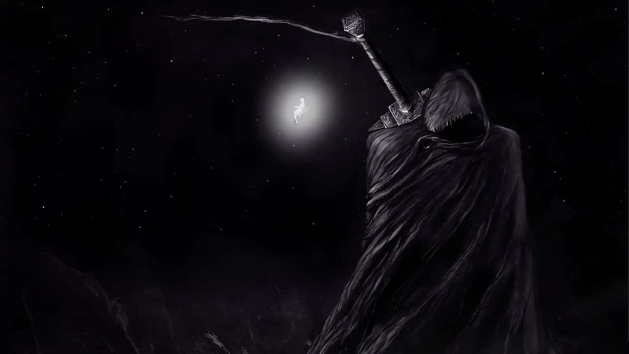 一個身穿斗篷的身影在繁星點點的夜空下，於明亮的月亮下舉起一把發光的劍。