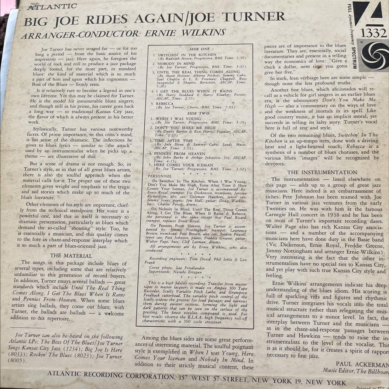 Joe Turner 的 'Big Joe Rides Again' 的復古 Atlantic Records 專輯封面，具有粗體文字和照片。