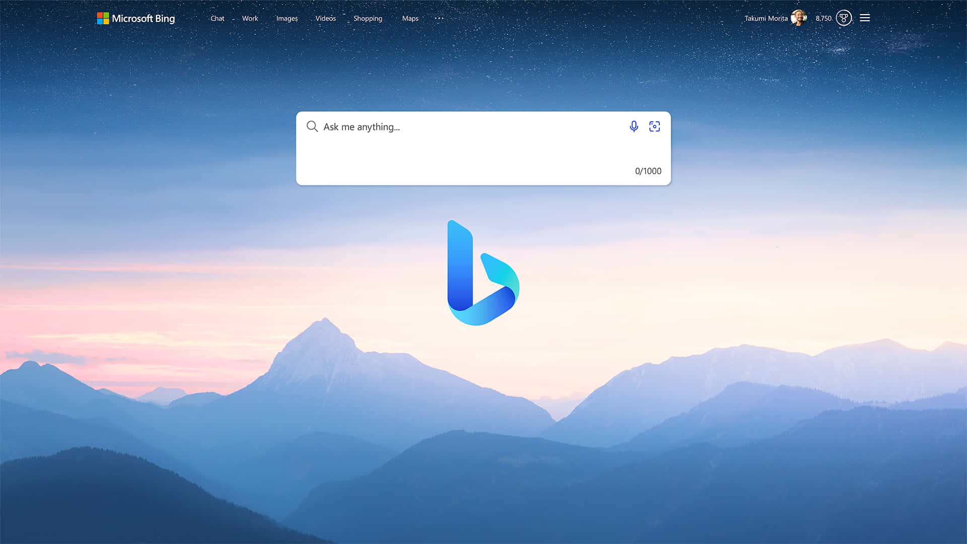 暮色中以山脈為背景的 Bing 搜尋首頁