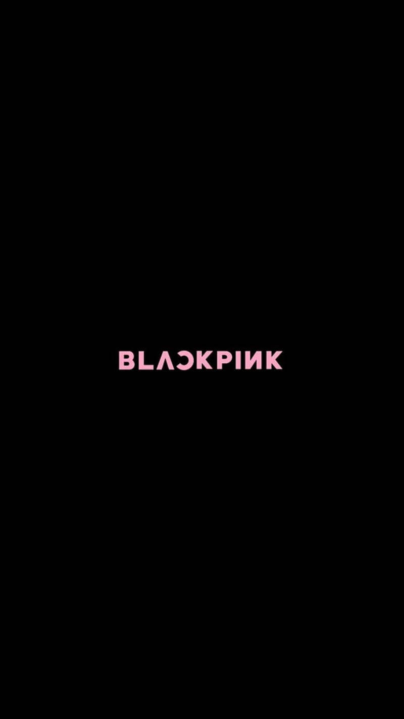 BLACKPINK Logo 极簡風格 壁紙 — 大膽的粉紅色BLACKPINK文字居中在純黑色背景上，設計簡約。