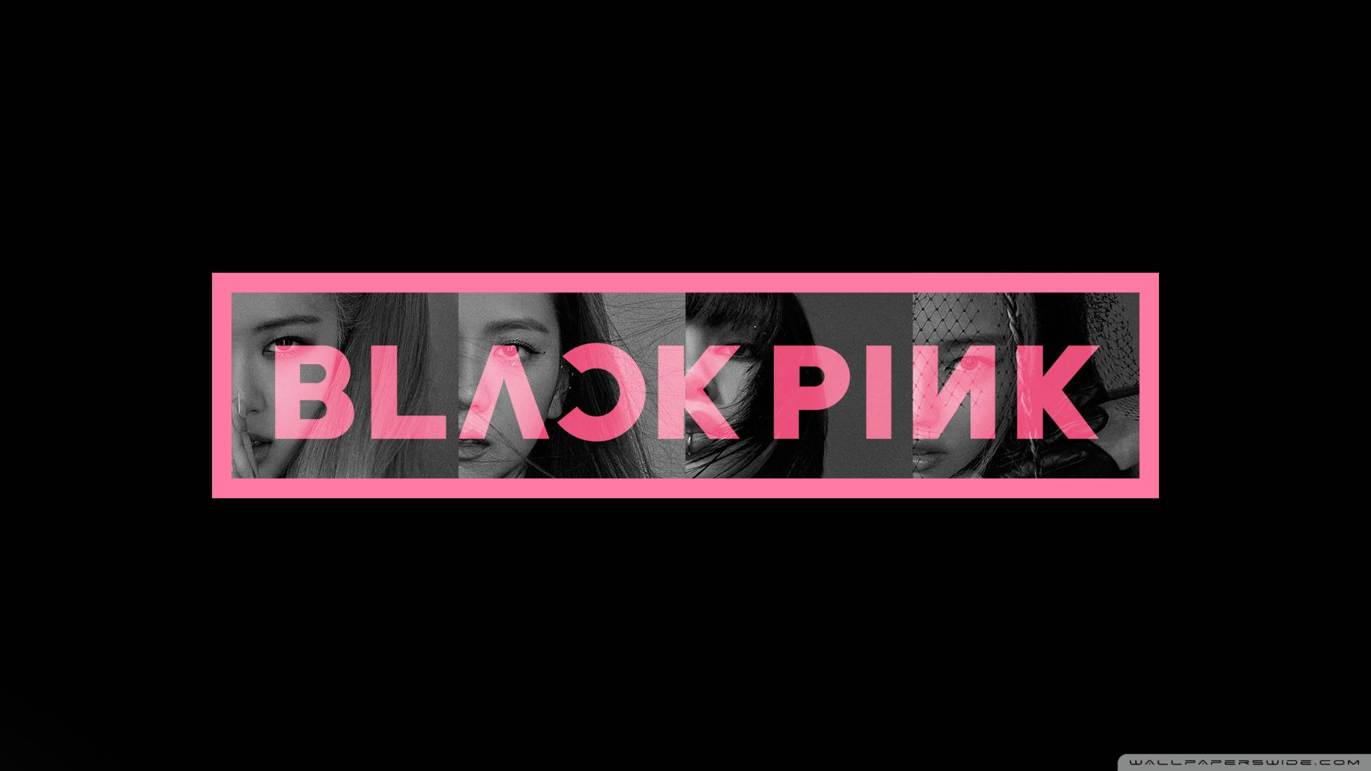 BLACKPINK 電腦桌面標誌 壁紙 — 大膽的粉紅色BLACKPINK標誌，灰色調的成員面孔在黑色背景中窺視。