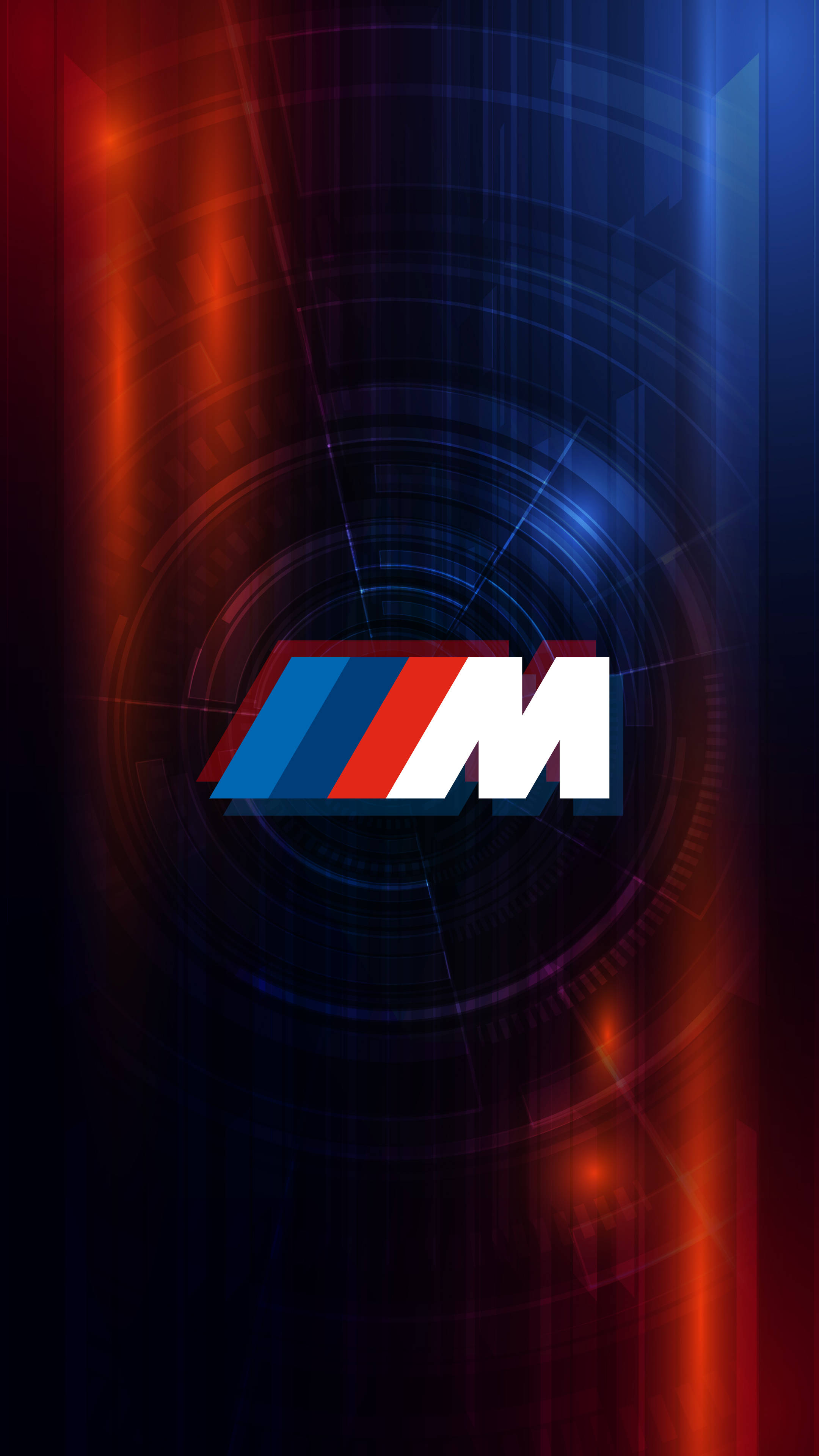 BMW M標誌科技圓圈 壁紙 — BMW M 標誌居中於動態抽象背景上，帶有發光的紅色和藍色徑向光條紋及同心圓。