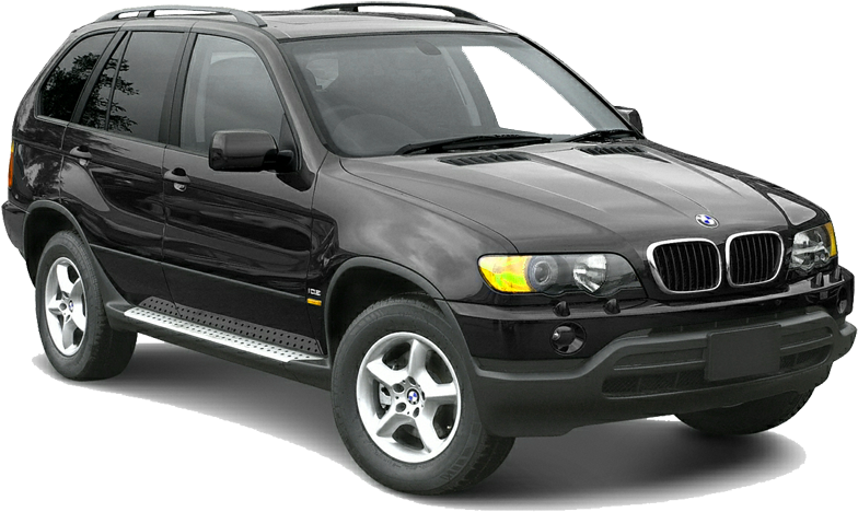 黑色BMW X5 SUV側面視圖 壁紙 — 一輛時尚的黑色BMW X5 SUV在工作室燈光下展示，帶有鍍鉻飾條和合金輪圈。