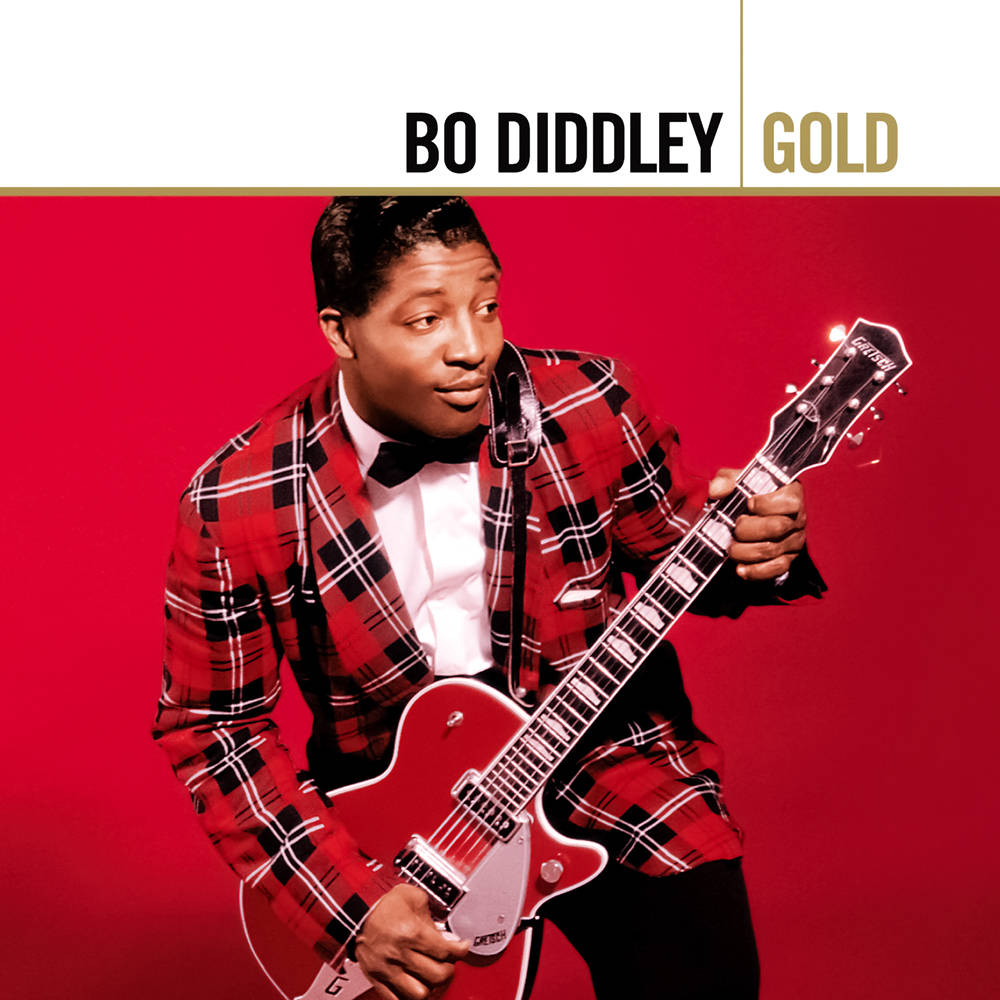 Bo Diddley金唱片封面 壁紙 — Bo Diddley 身穿紅色格紋西裝，在帶有金色文字的醒目紅色背景前彈奏紅色電結他。
