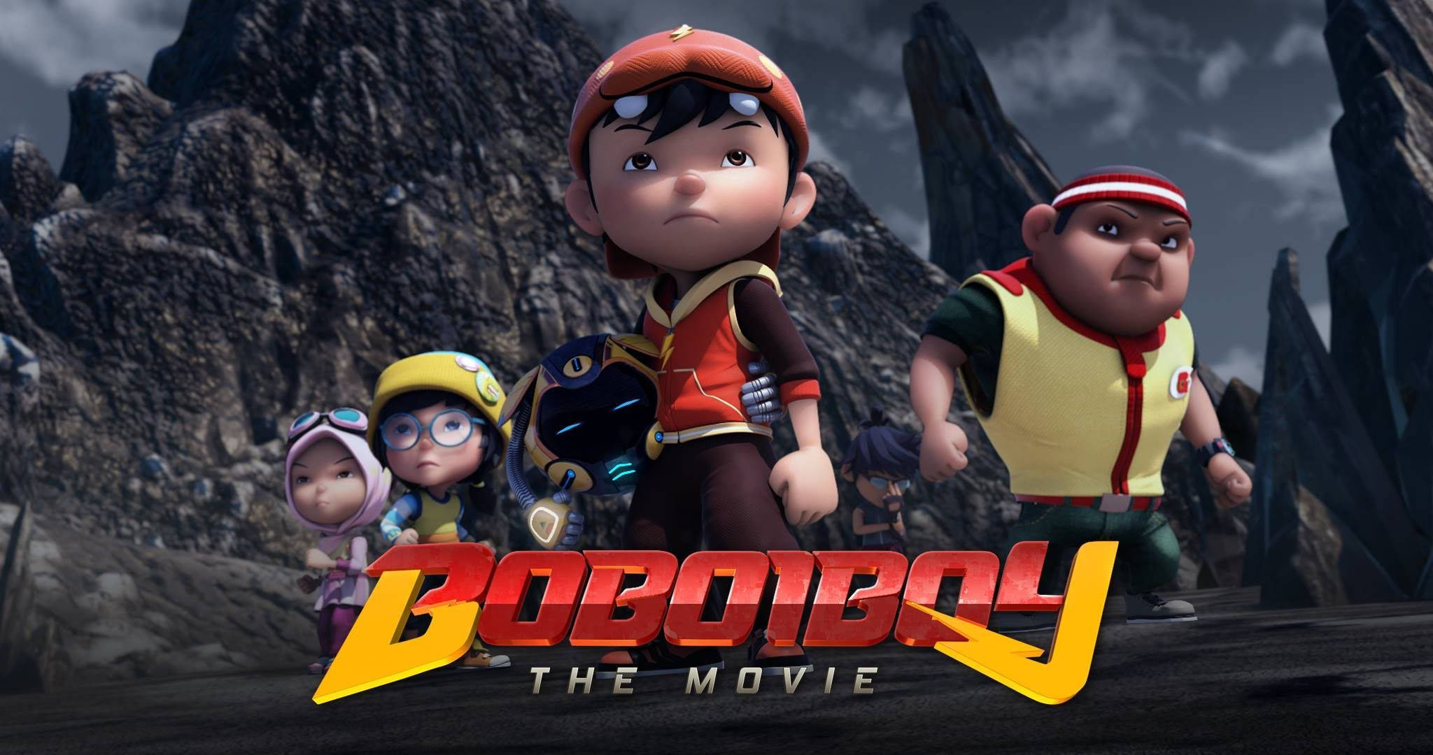 Boboiboy HD 電影海報 壁紙 — 四位動畫英雄在風暴天空下的岩石山區地形中堅定站立，並帶有醒目的電影標題覆蓋層。