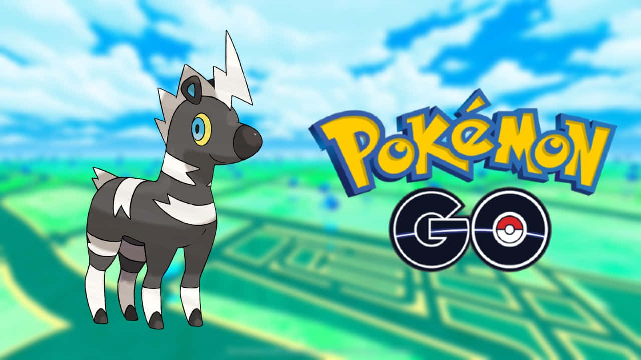 Bold and Electrifying - 寶可夢GO中的Blitzle 壁紙 — 一個風格化的Pokémon Go標誌，旁邊有一隻卡通斑馬化生物，帶有閃電角，背景是明亮的藍天和綠色景觀。