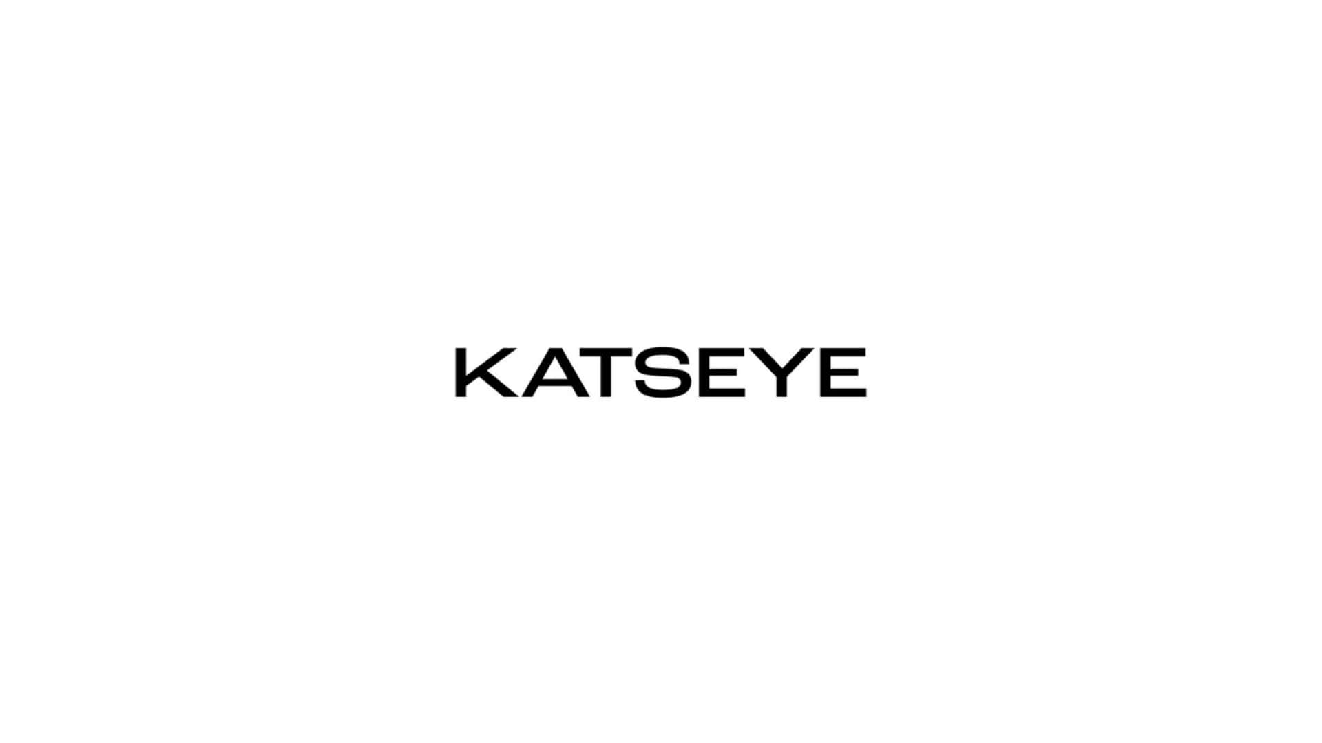  壁紙 — 粗體黑色KATSEYE文字居中於純白背景上，具有高對比度和極簡設計。