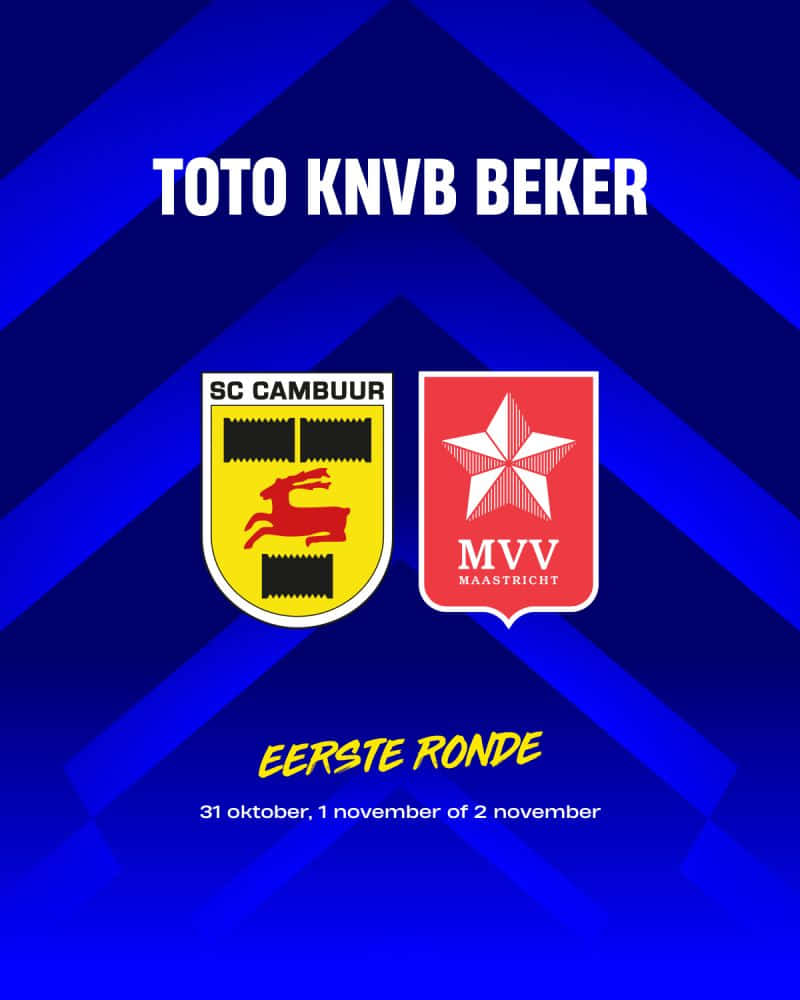  壁紙 — 大膽的藍色背景配以斜紋，展示TOTO KNVB BEKER比賽海報，包含SC Cambuur和MVV Maastricht的會徽和日期。