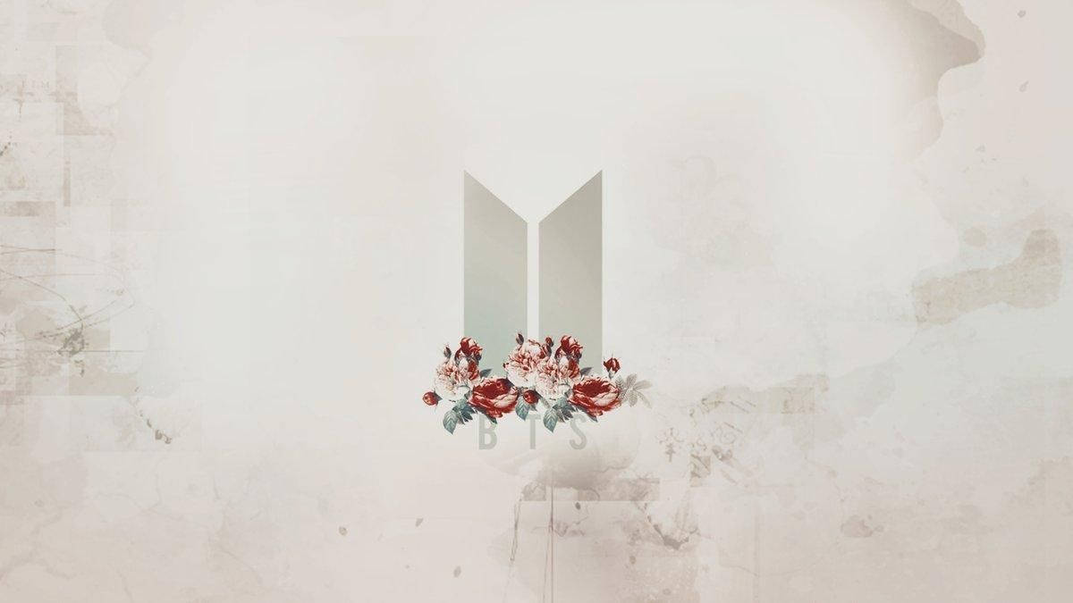 BTS 標誌，帶有紅色和白色的花朵，置於有紋理的米色背景上。