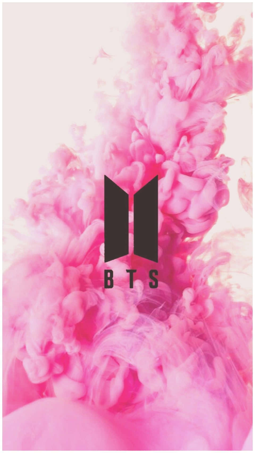 旋轉的粉紅色墨水，中央有一個黑色BTS標誌。