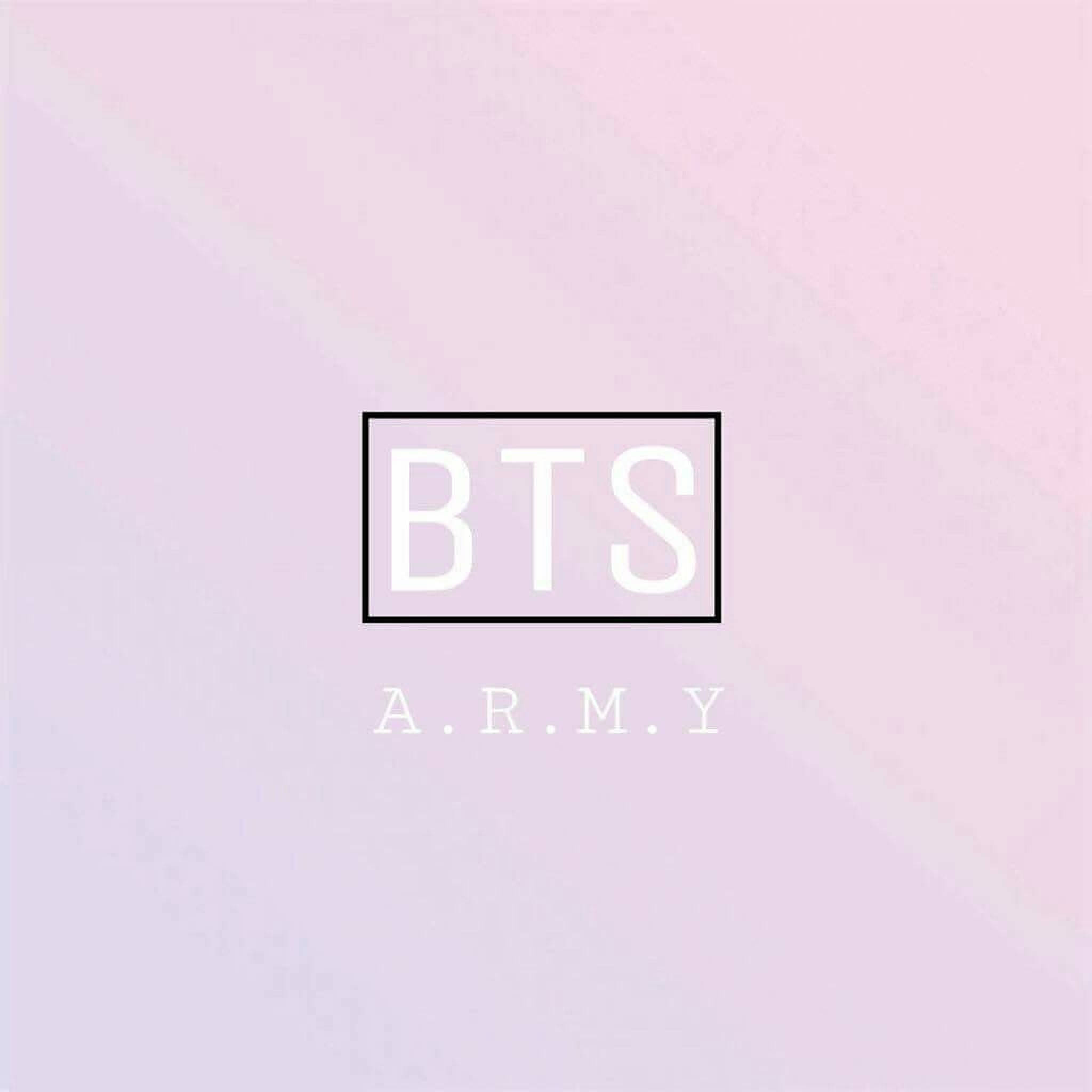BTS粉絲漸層海報 壁紙 — 極簡粉彩漸變粉紅色背景，粗體白色文字寫著 BTS 和 A.R.M.Y，位於一個幼黑色長方形內。
