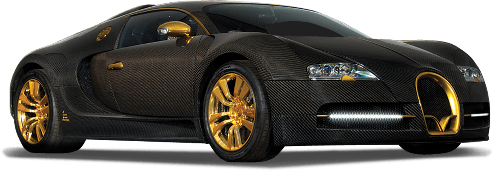 黑金配色Bugatti Veyron側面視圖 壁紙 — 一輛光滑的黑色碳纖維布加迪，帶有閃亮的金色飾邊和輪圈，在純黑背景下蓄勢待發。
