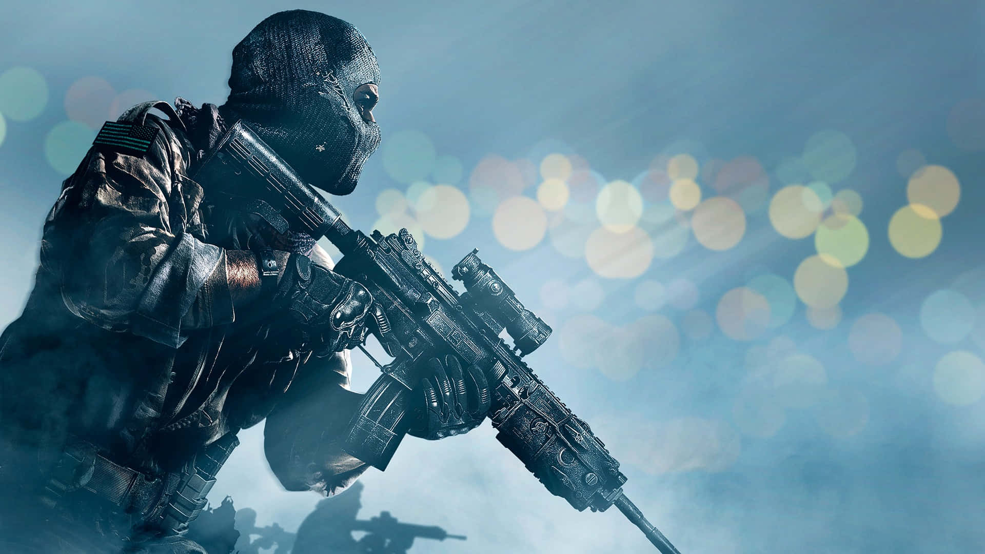 《Call of Duty》團隊合作擊敗敵人 壁紙 — 一名戴面具的戰術裝備士兵，在模糊的城市燈光背景下瞄準步槍。