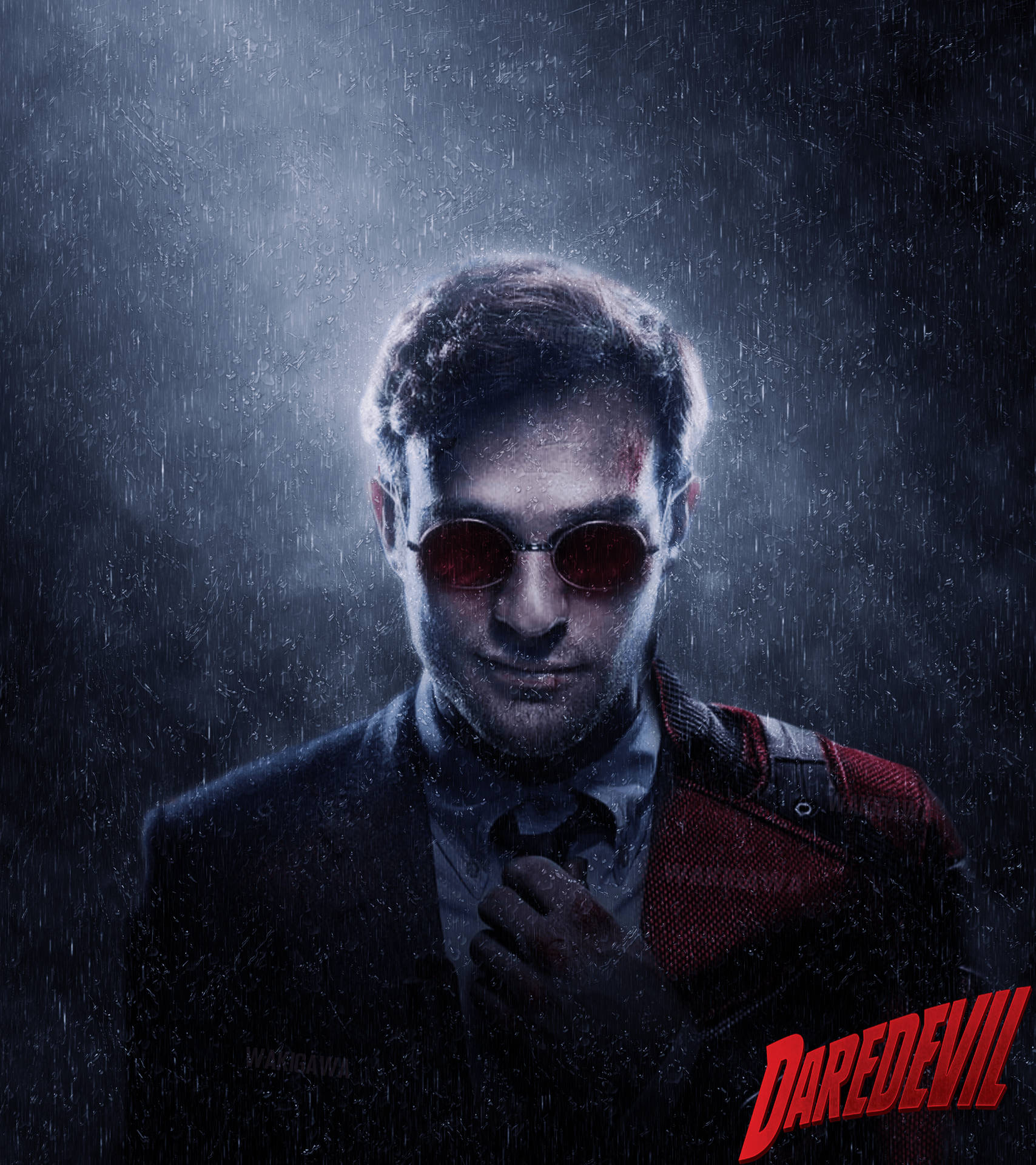 戴紅色太陽眼鏡和外套的男人站在雨中，有聚光燈和 Daredevil 標誌。