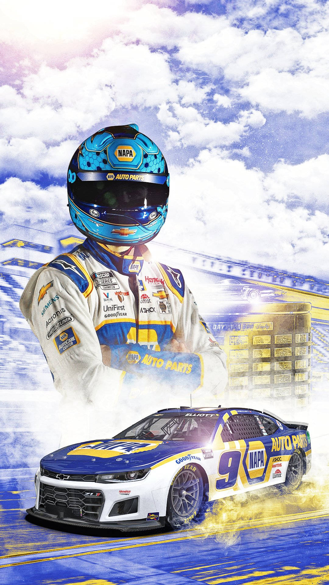 NASCAR車手與賽車在夕陽下的體育場燈光中。