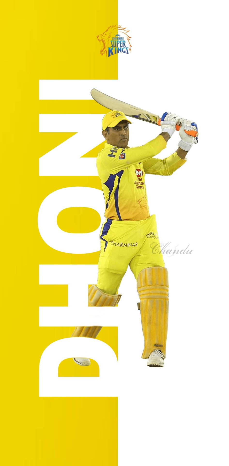 板球運動員 MS Dhoni 身穿黃色球衣揮棒，帶有球隊標誌和名字文字。
