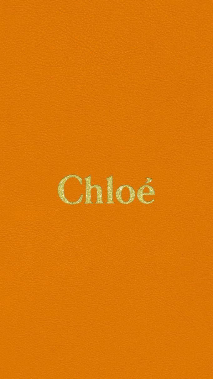 橙色紋理背景，金色箔片文字顯示Chloe