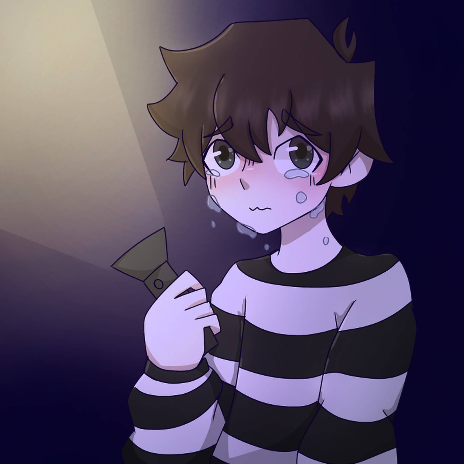 一個穿著條紋襯衫的哭泣動漫男孩在黑暗房間裡拿著手電筒。