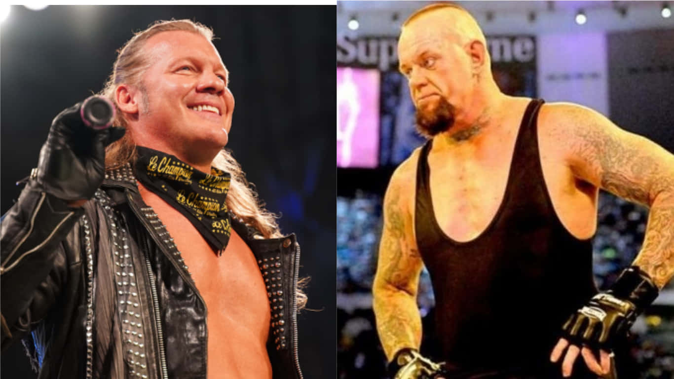 Chris Jericho AEW 挑戰Undertaker不敗紀錄壁紙 壁紙 — 兩位WWE摔角手，一位微笑著身穿皮褸手持咪高峰，另一位嚴肅地身穿黑色背心帶有紋身。