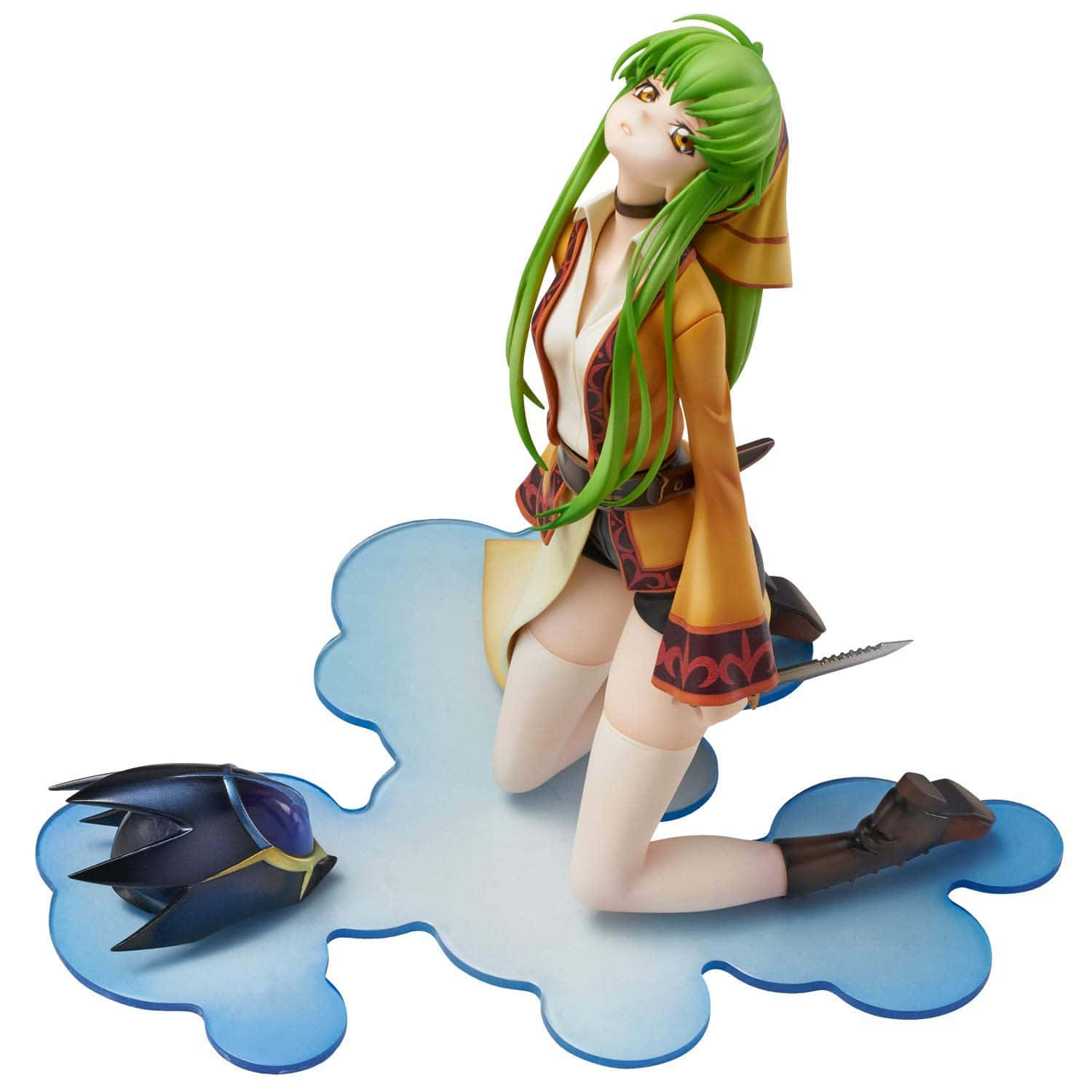 Code Geass C.C 跪地圖 壁紙 — 綠色頭髮的女孩跪在藍色雲底座上的動漫人偶，旁邊有劍和頭盔。