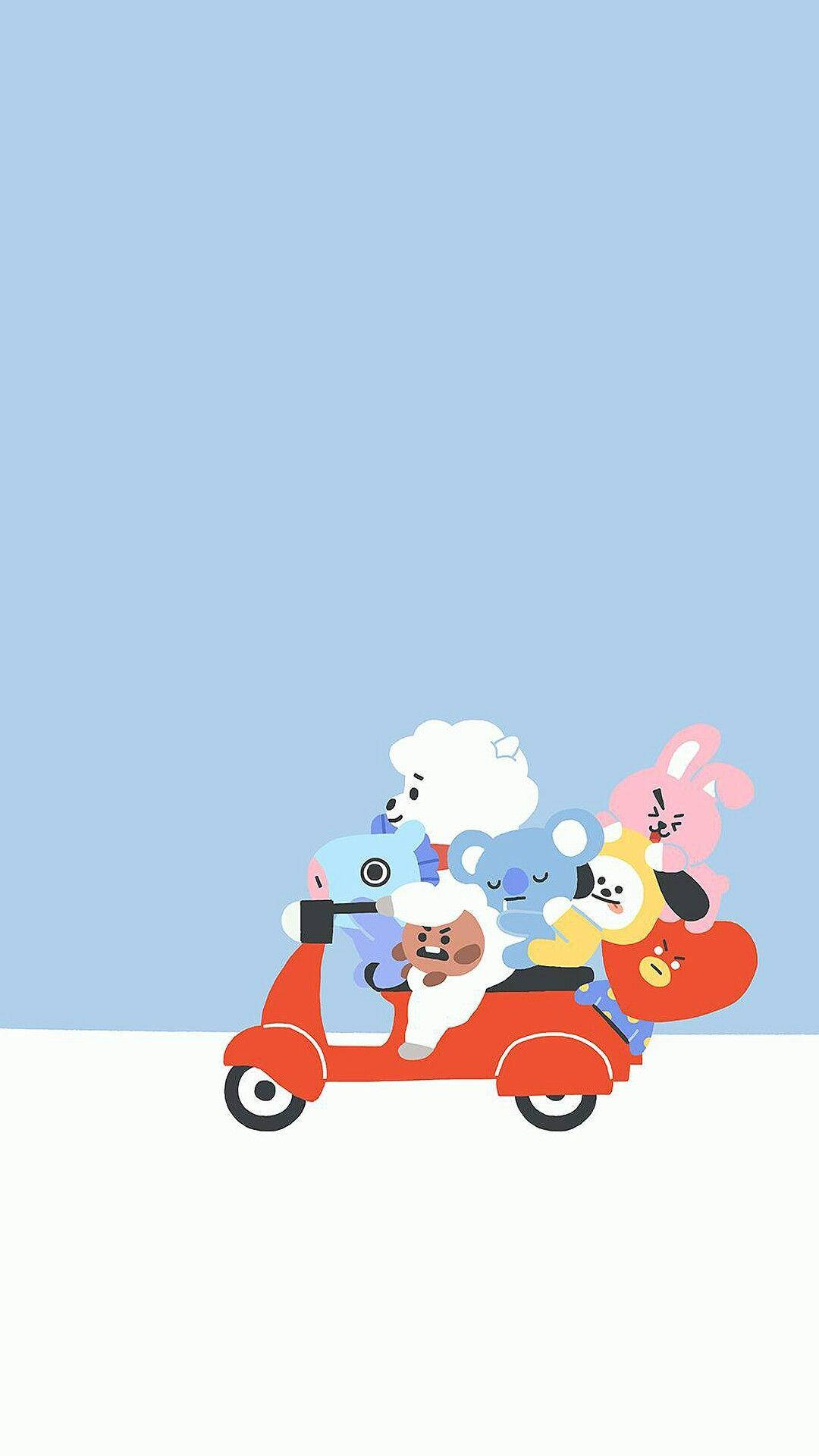 Cooky BT21 騎著滑板車與朋友 壁紙 — 一架紅色滑板車載滿可愛卡通動物，在簡約的藍白背景上行駛。