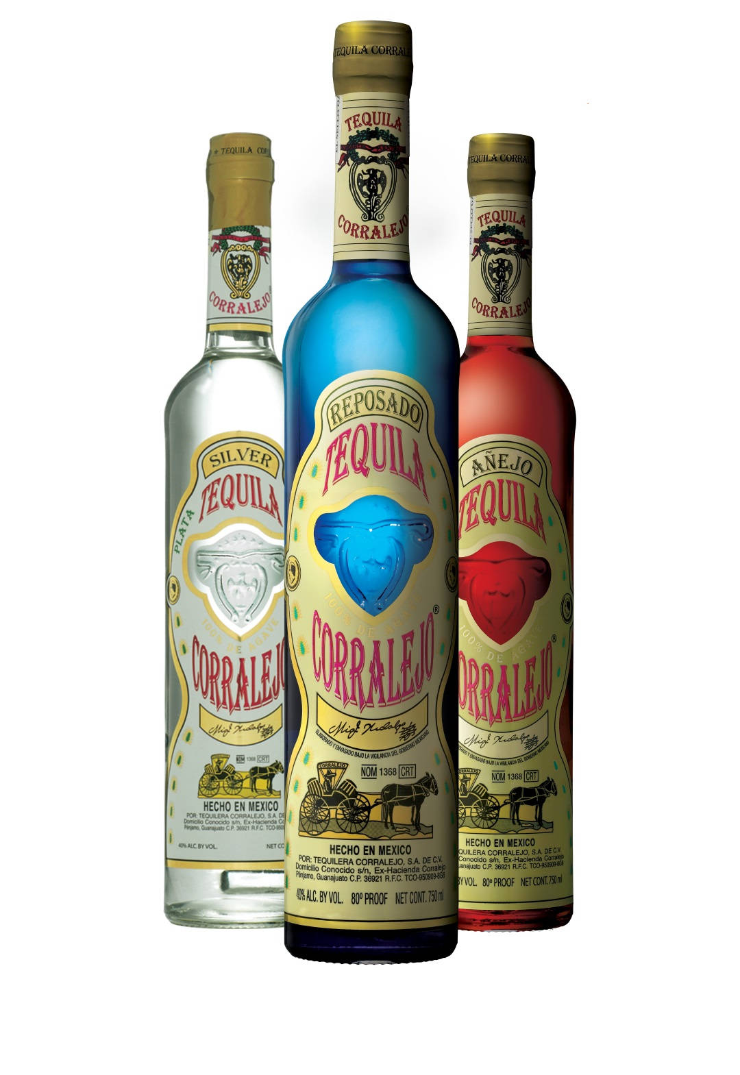 墨西哥 Corralejo 蒸餾 頂級工藝 壁紙 — 三瓶 Corralejo 龍舌蘭酒銀色 reposado 和 añejo 並排站在乾淨的白色背景前，展示其獨特的顏色和標籤。