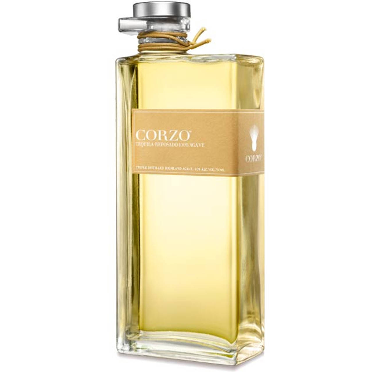 一瓶Corzo reposado龙舌兰酒，带有金色液体和棕褐色标签。