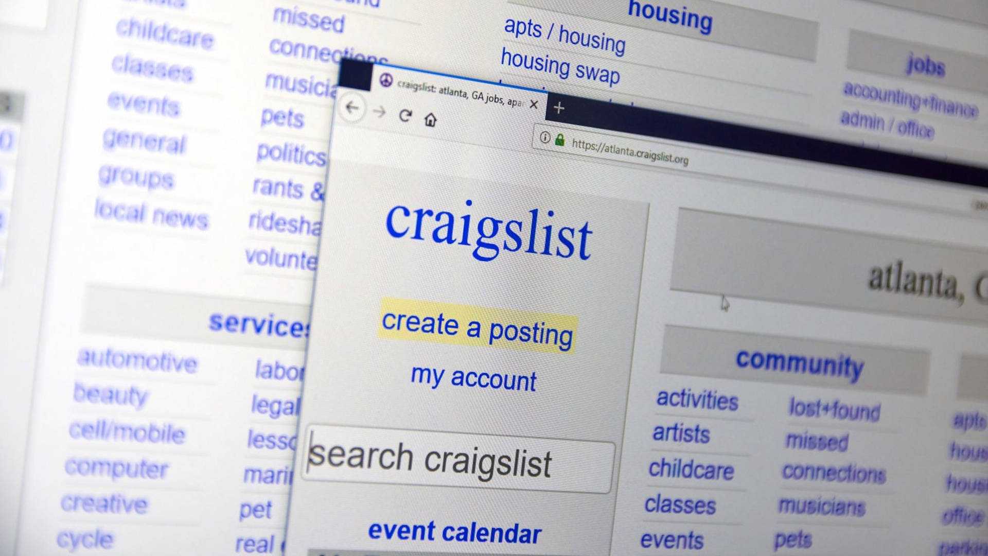 電腦屏幕顯示Craigslist網站，包含搜尋和發佈選項。 — 美學版 among US GIF 壁紙
