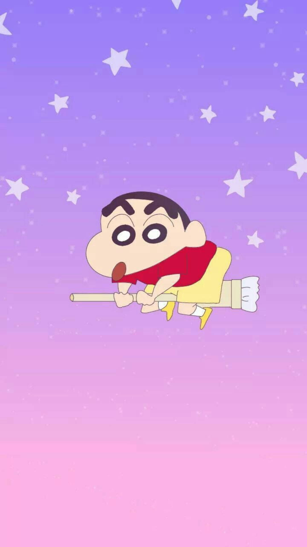 蠟筆小新在星空下騎著掃帚飛行。
