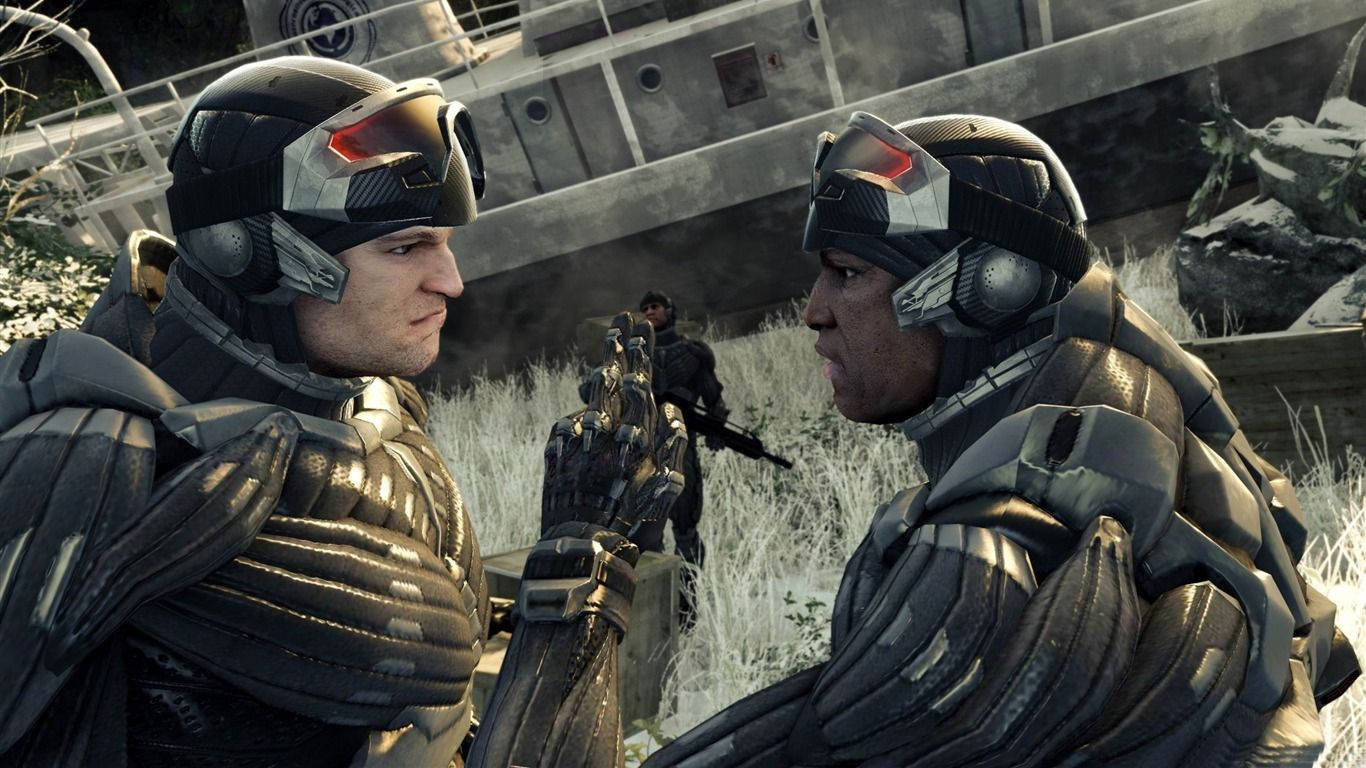 Crysis 3 先知與賽博 壁紙 — 兩名身穿未來裝甲的士兵在明亮的日光下，於雜草叢生的廢墟中緊張對峙。