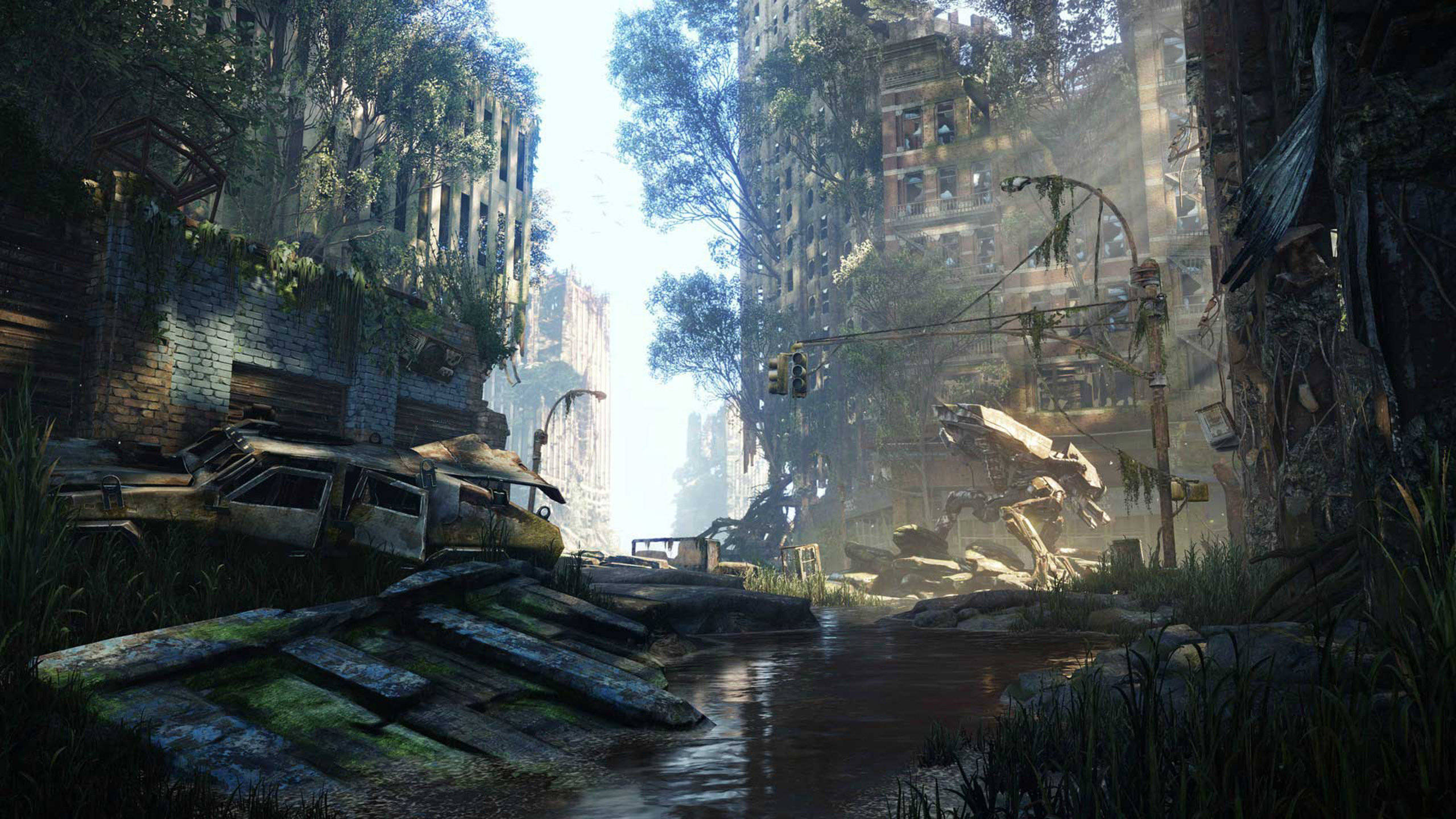 Crysis 3 外星守衛 壁紙 — 陽光穿過茂密的樹木，照射在一條廢棄的城市街道上，有長滿苔蘚的汽車和破損的建築物。