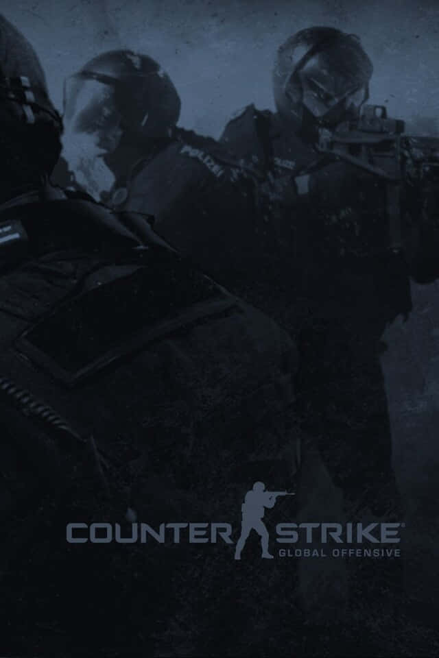 三名身穿戰術裝備的士兵，帶有Counter Strike Global Offensive標誌。