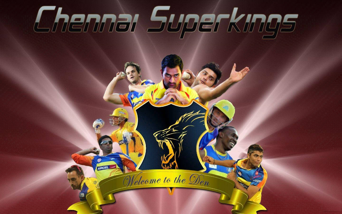 CSK球員集錦 壁紙 — 動態拼貼：Chennai Super Kings 板球運動員在咆哮的獅子徽章周圍擺出動作姿勢，背景為閃耀的栗紅色。