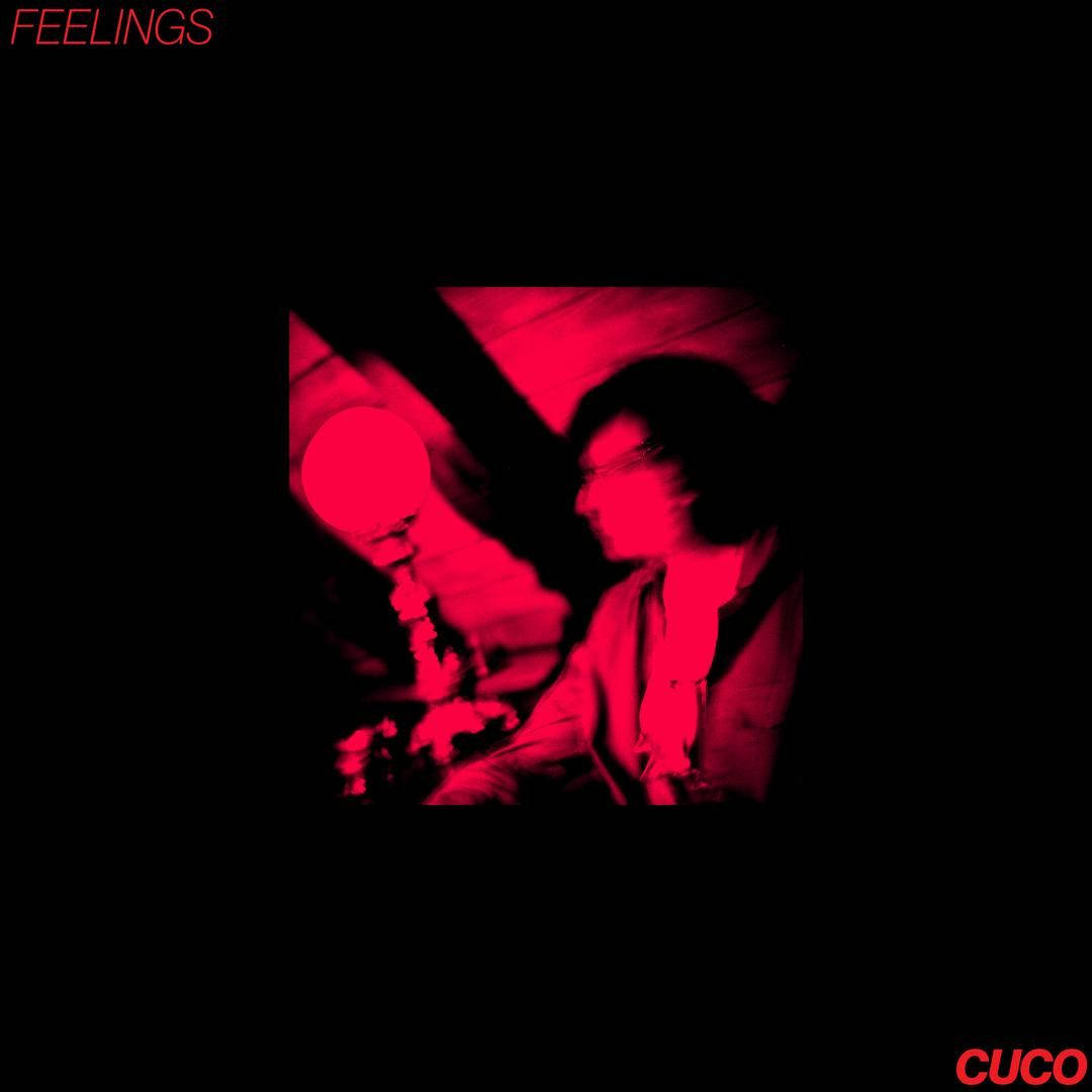 紅光下的剪影人物，帶有 'FEELINGS' 和 'CUCO' 文字。