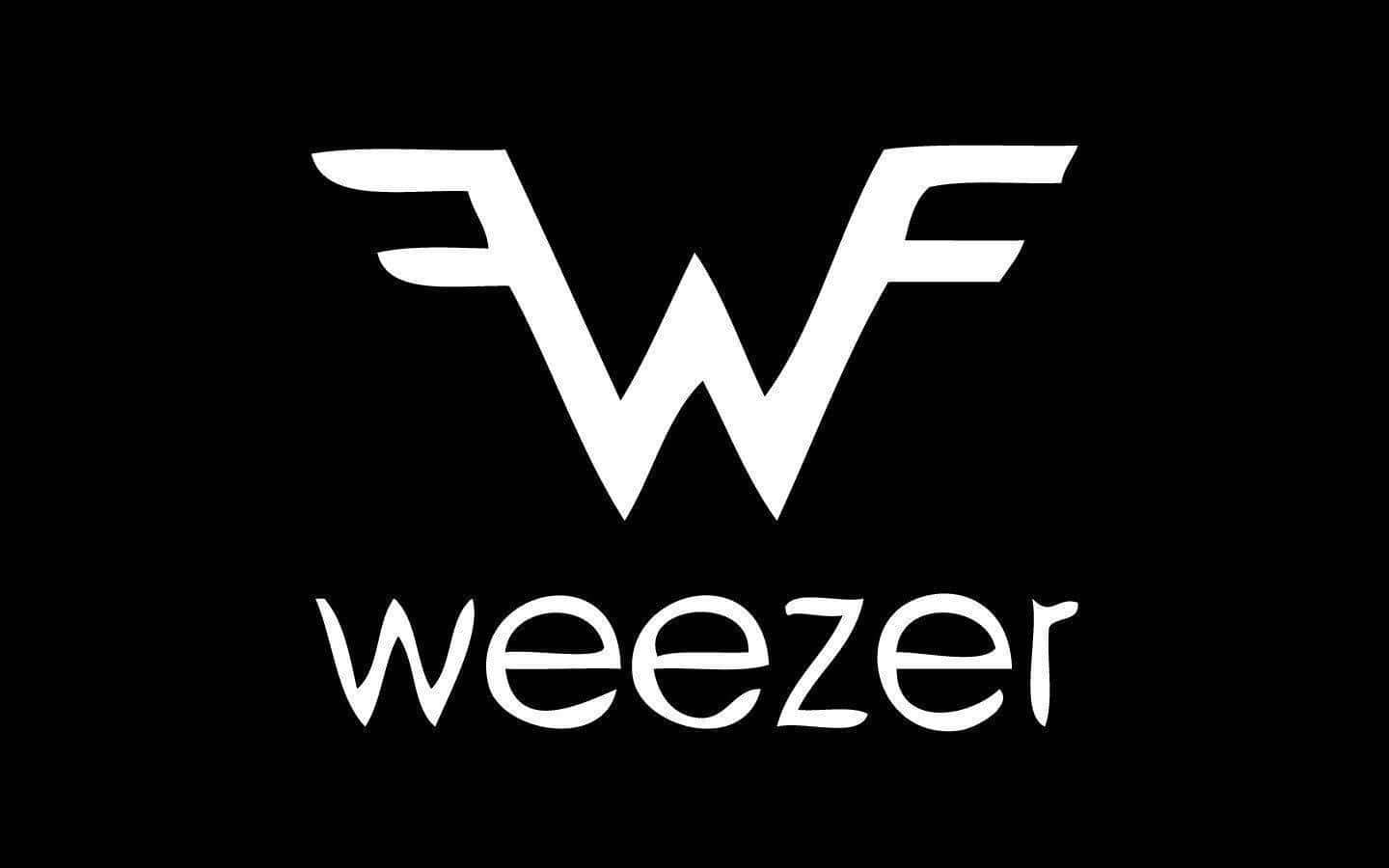  壁紙 — 大膽的白色Weezer標誌，帶有風格化的WF符號和樂隊名稱，位於純黑色背景上。