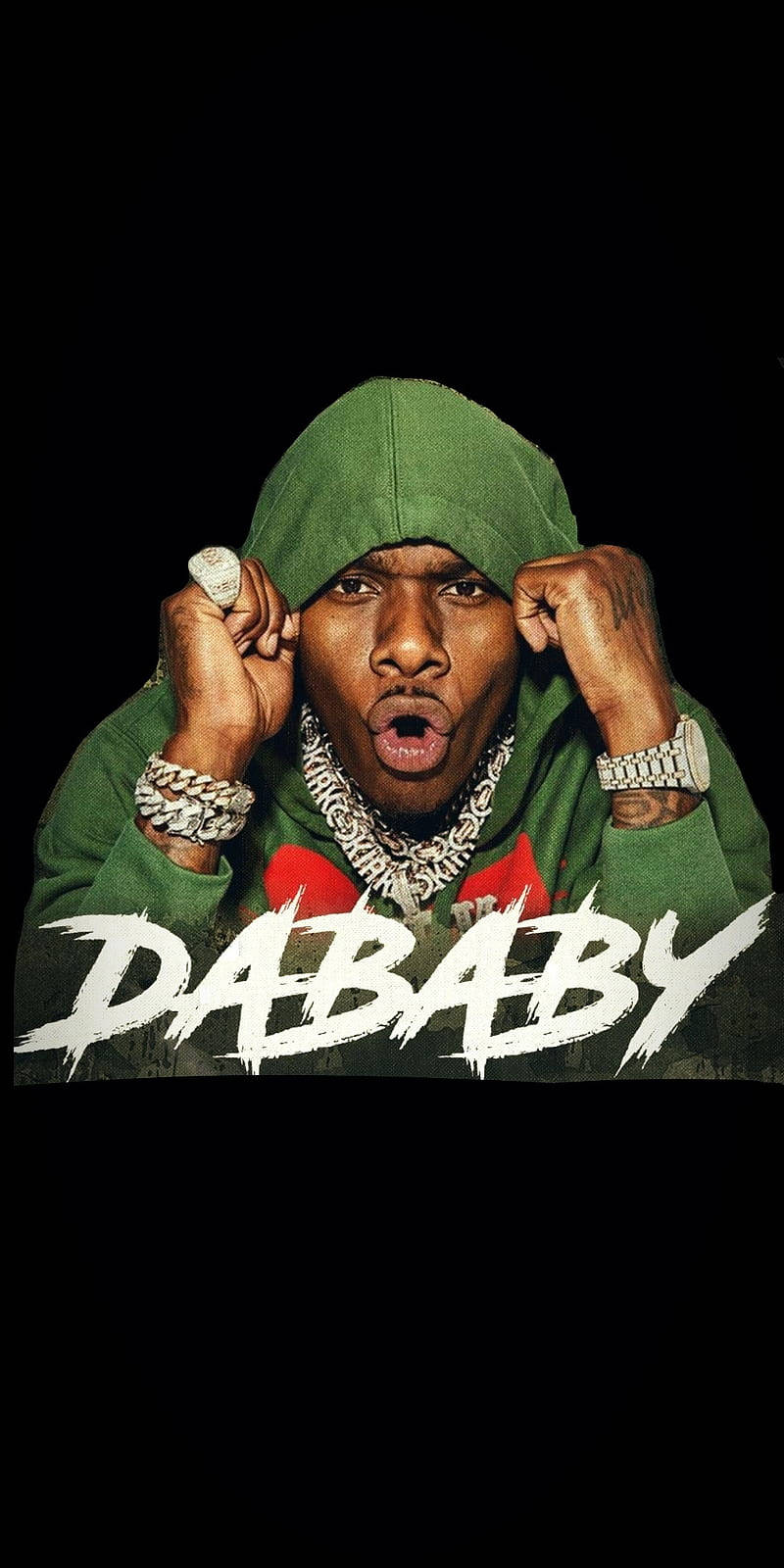 DaBaby 手機穿綠色連帽衫 壁紙 — 一個穿著綠色連帽衫的男人，雙手放在耳朵上，張開嘴巴，背景為黑色，帶有「DABABY」文字。
