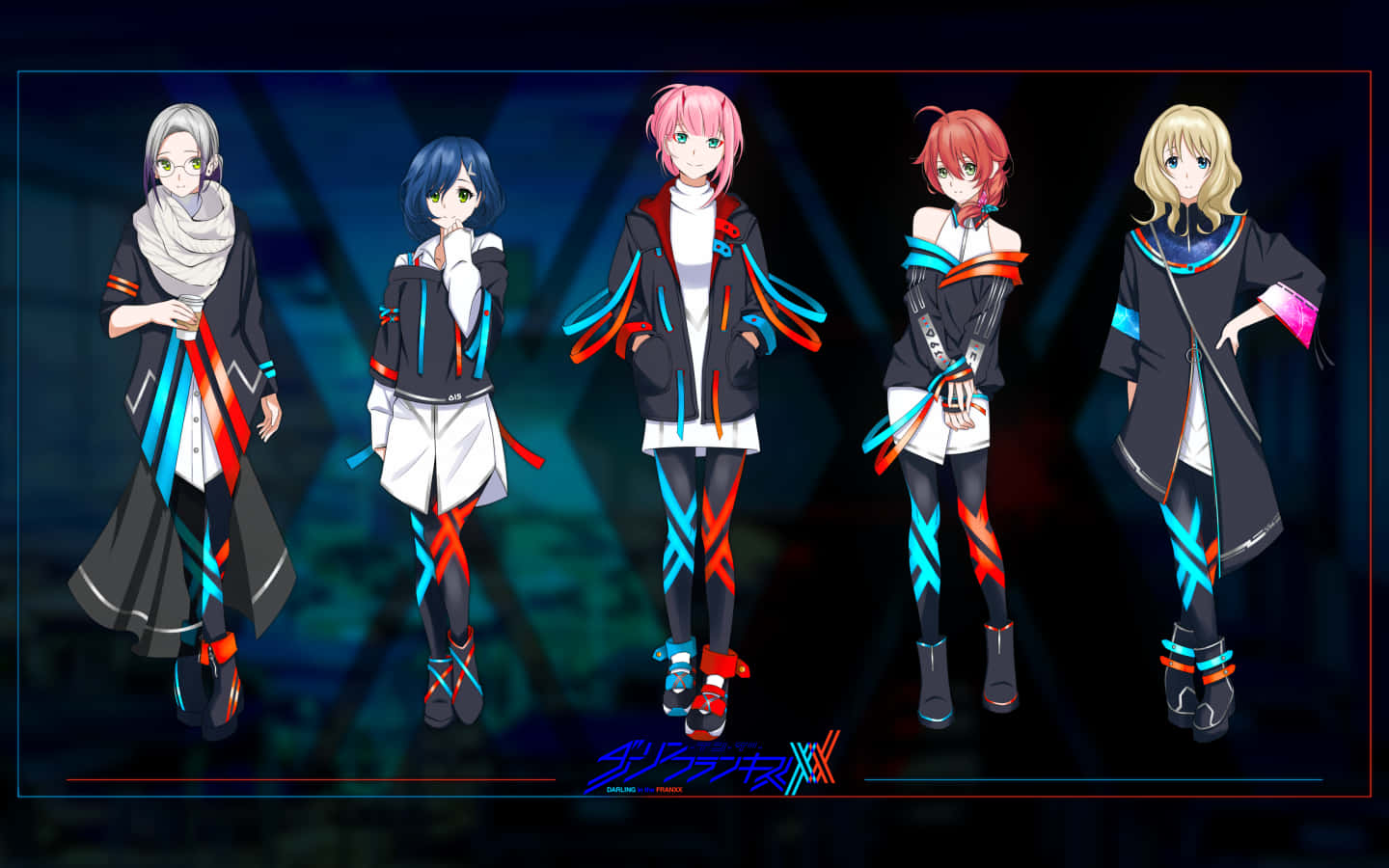 《DARLING in the FRANXX》中的螢與零二 壁紙 — 五個動漫風格女性角色穿著未來感黑色服裝，帶有發光藍色和紅色點綴，站在黑暗舞台背景前。